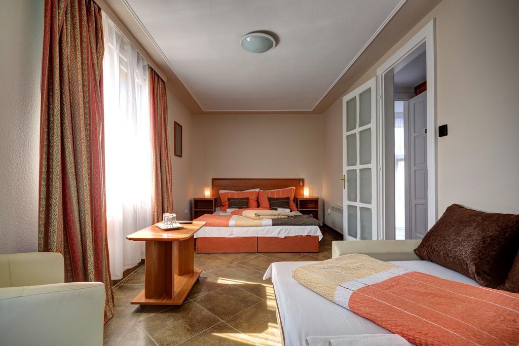 Hotel Roz Szentendre Chambre photo