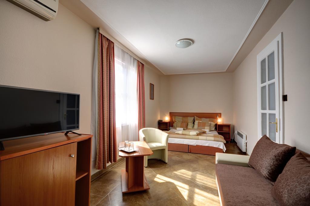 Hotel Roz Szentendre Extérieur photo
